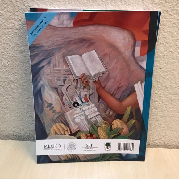 Textbook. Tercer Grado. Español. From Secretaria de Education Publica. - Picture 3 of 8